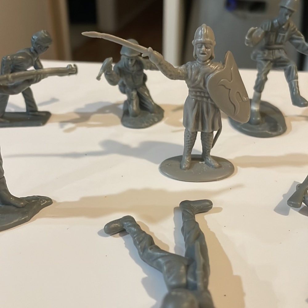 Plastic army - Picture 4 of 5